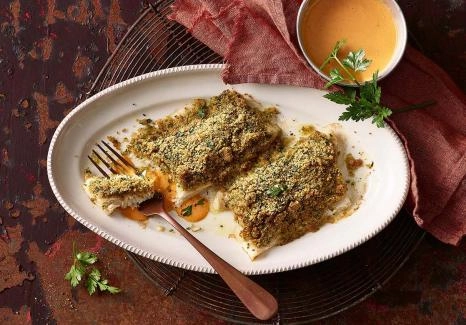 Forellenfilets mit Zitronenkruste an Peperonisauce